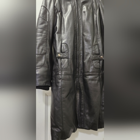 Danier Leather, real leather Winter Jacket full length. BLK color, XS. - Picture 5 of 10